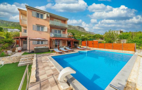 Lovely Home In Kastel Kambelovac With Sauna
